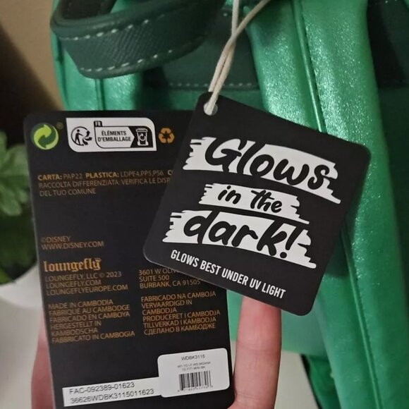 Loungefly Moana Heart of Te Fiti Sequins Mini Backpack NWT - Picture 4 of 7